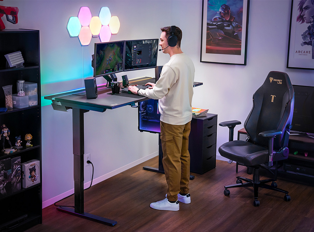 Secretlab MAGNUS Pro Sit-To-Stand Metal Desk With Magnetic Ecosystem Gaming Setup