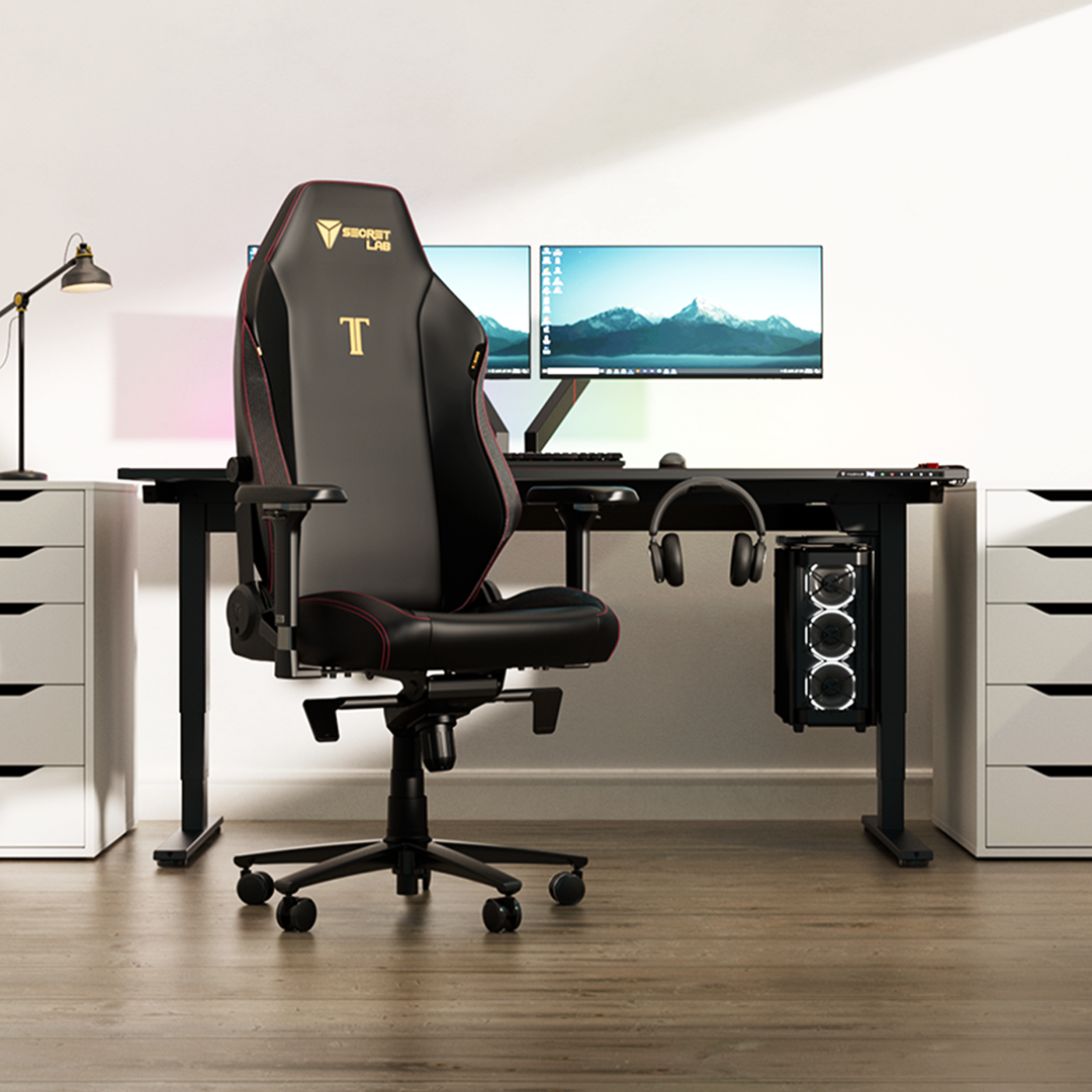 Secretlab setup with Secretlab TITAN Evo 2022 in Stealth NEO™ Hybrid Leatherette annd Secretlab MAGNUS Pro Sit-to-Stand Metal Desk